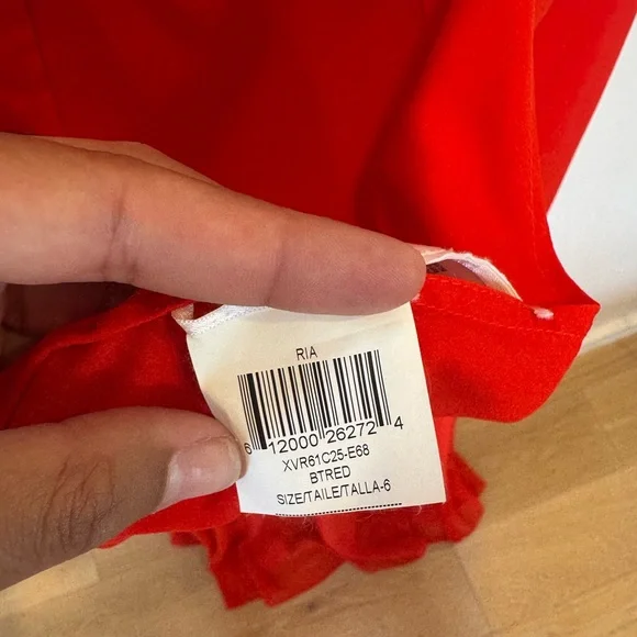 SOLD: BCBG MAXAZRIA Red Ria Criss-Cross Front Gown Dress Womens 6 EUC - Picture 8 of 9